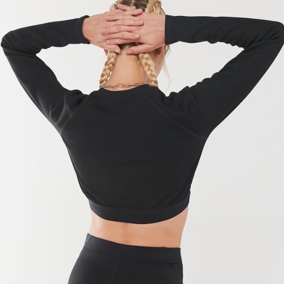 nike black ribbed just do it long sleeve crop top